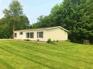 9396 E Adams Rd, Pierceton, IN 46562