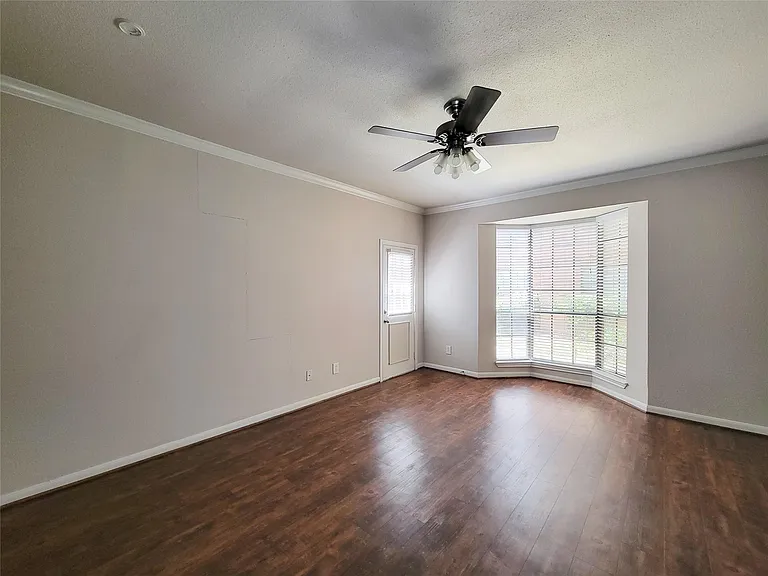 2255 Braeswood Park Dr #259 — Photo 6