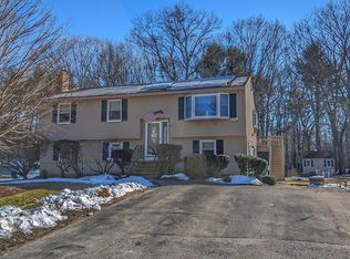 8 Village Ln, Billerica, MA 01821