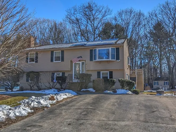 8 Village Ln, Billerica, MA 01821