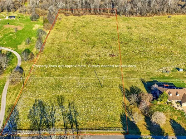 3530 W Maple Grove Rd, Bloomington, IN 47404