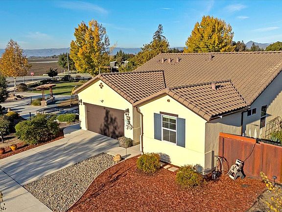 2nd image of 215 Lucero Dr