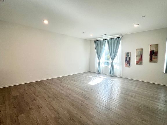 3rd image of 1179 Harvest Dr