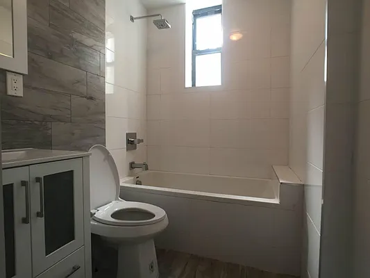 Rented by Evergreen Apartments BK | media 18