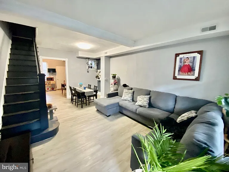 2528 S American St — Photo 4