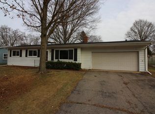 611 Streamside Dr, Galesburg, MI 49053