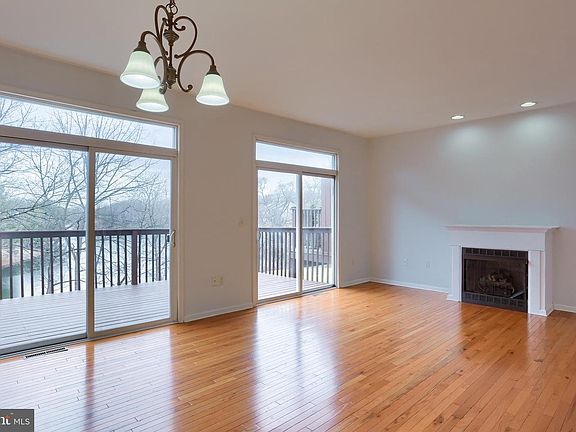 3rd image of 1049 Wooded Pond Dr