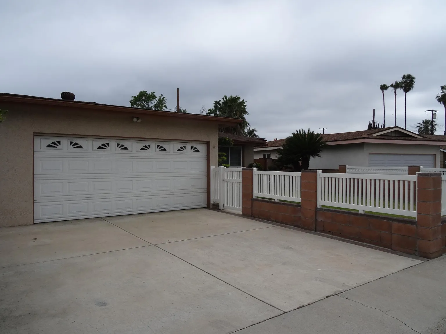 12830 Elkwood St — Photo 3