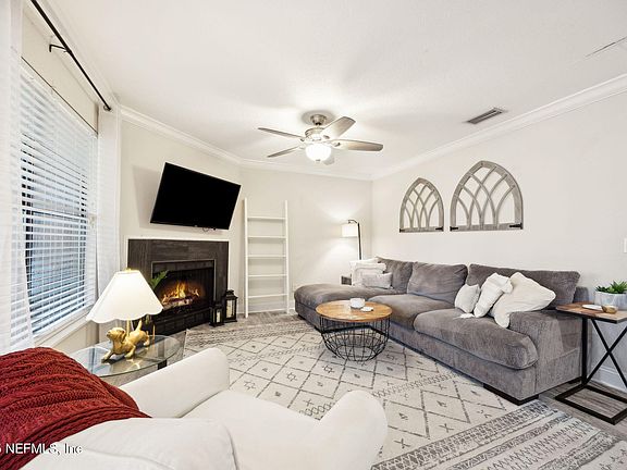 3rd image of 831 SHORELINE Circle