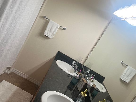 4th image of 1535 Bentley Cir