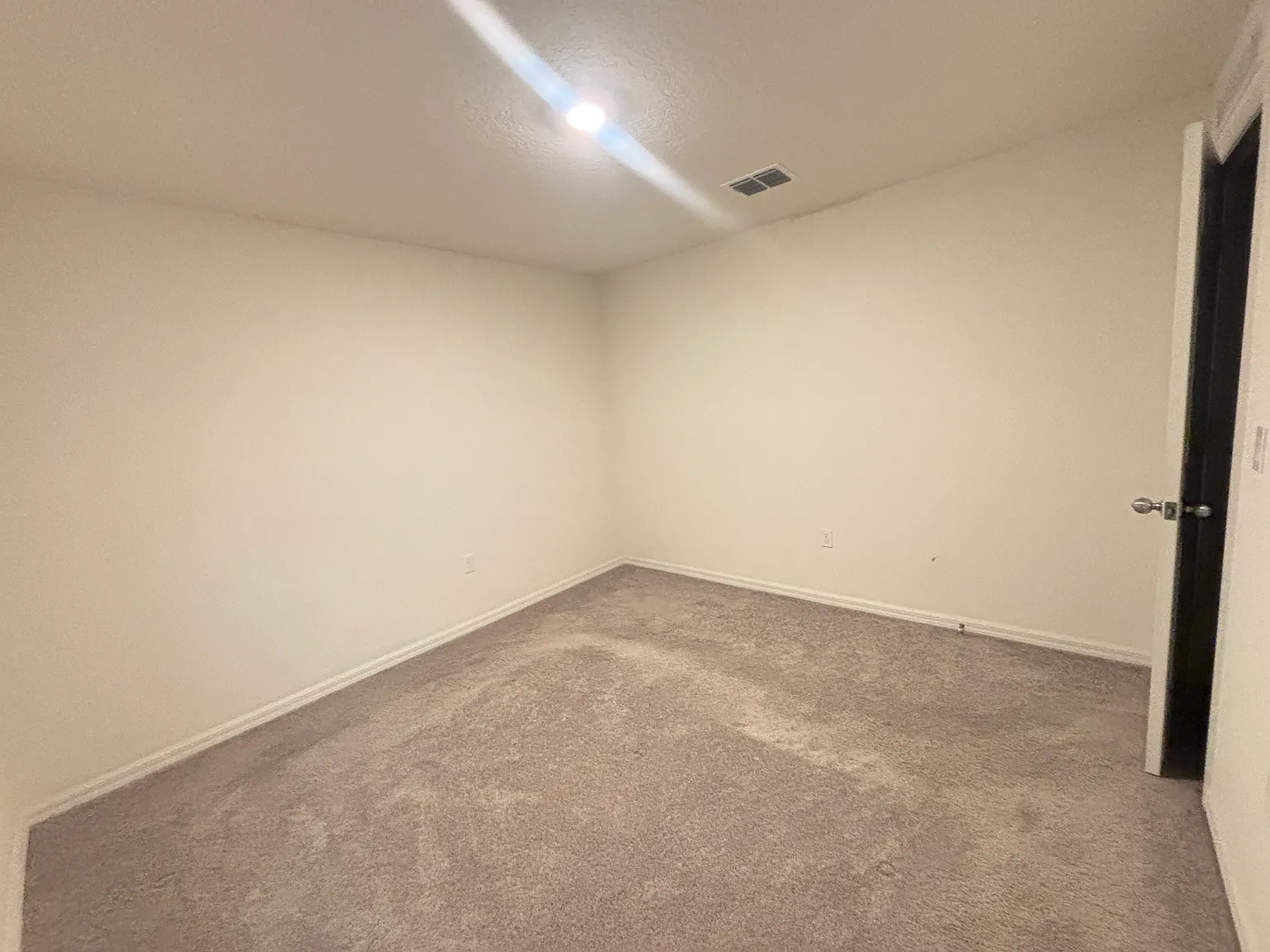 4 bed, 1806 sqft, $2,100 — Photo 1