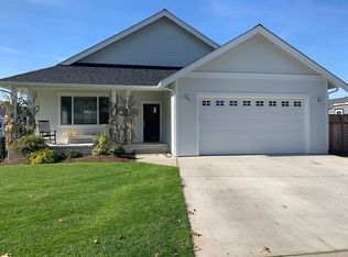 303 W 3rd St, Nooksack, WA 98276