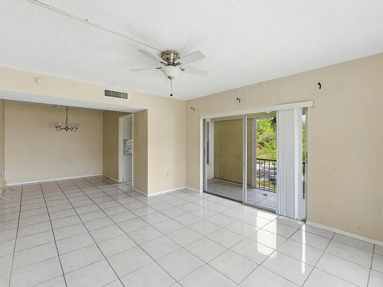4152 Inverrary Dr #311 — Photo 8