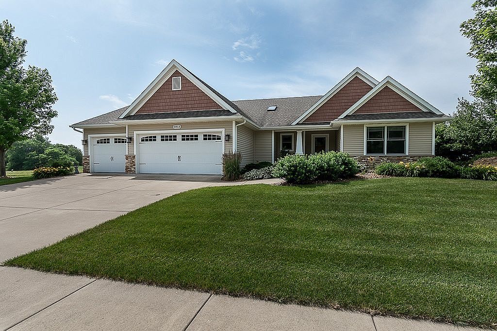 5813 Hidden Valley Dr, Davenport, IA 52804 | Zillow