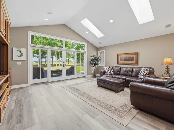 3935 Geneva Golf Club Dr NE, Alexandria, MN 56308