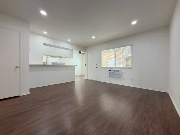 Dunbar, 5051 Dunbar Dr APT B, Huntington Beach, CA 92649