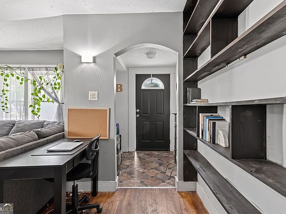 4th image of 107 Marchman St