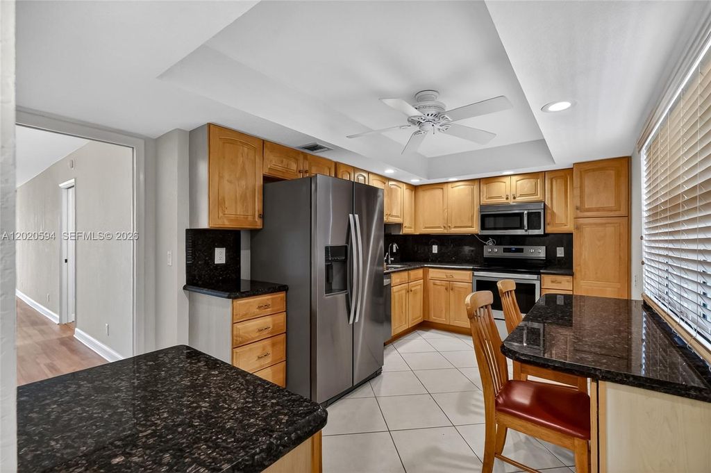 4015 W Palm Aire Dr APT 502, photo 6