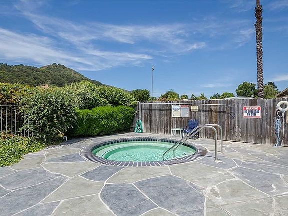 4th image of 1808 Garnette Dr