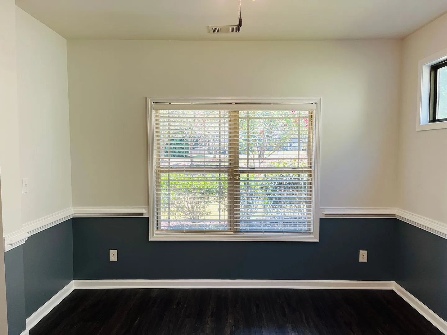 WOW! Newly renovated 4 bedroom 3 bathroom home in Newnan! Must See! — Photo 4