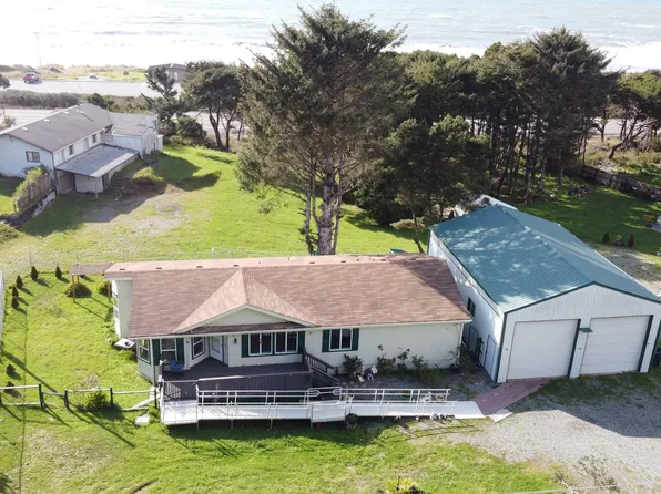 34112 Ophir Rd, Gold Beach, OR 97444
