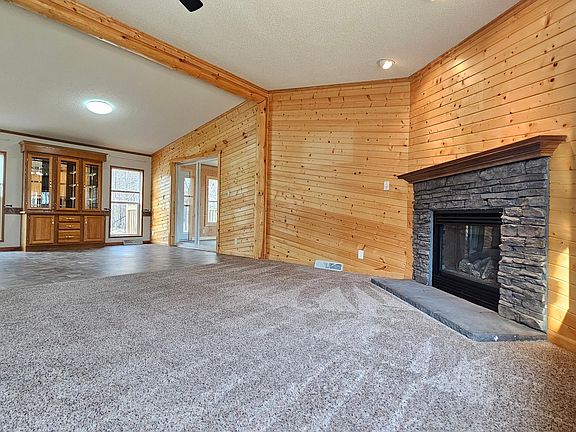 5th image of 43217 Round Lake Dr