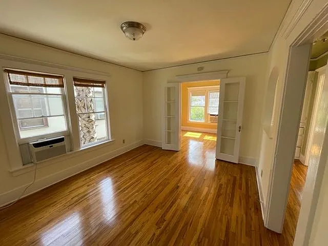 839 N Vendome St — Photo 1