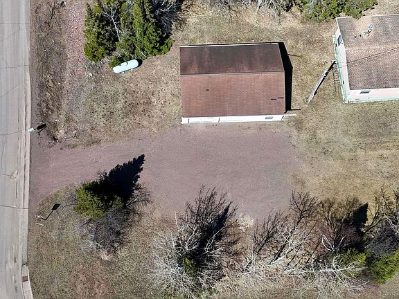 3rd image of 820 W 5th Ave