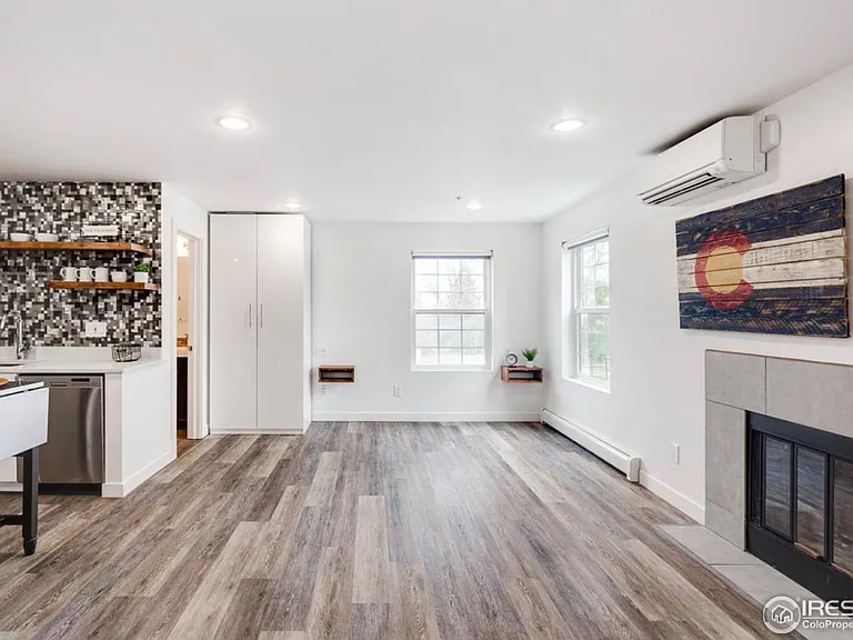 1405 Broadway St #203 — Photo 17
