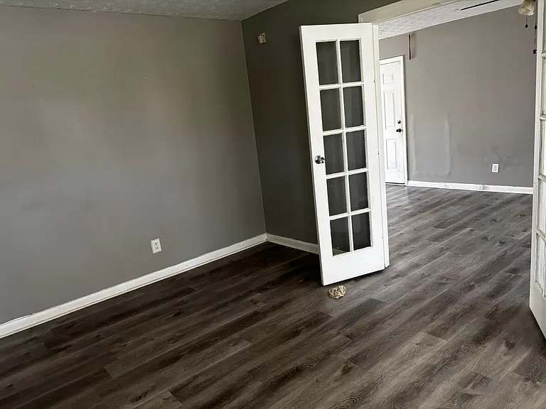 6521 Cissna Dr — Photo 3