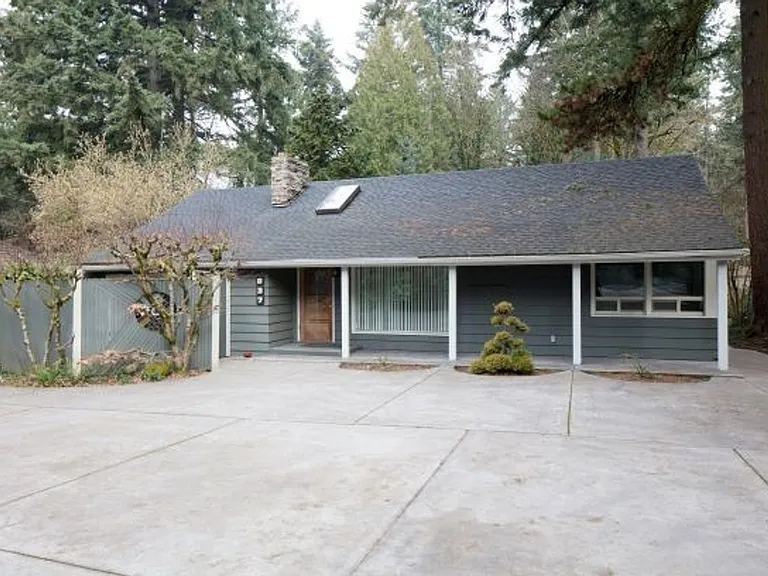 837 Country Club Rd — Photo 17