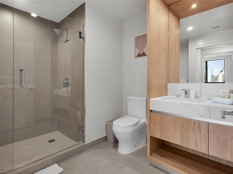 11 NE 6th St #1710 — Photo 7