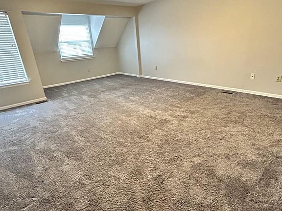 5th image of 4704 Woodglen Ct