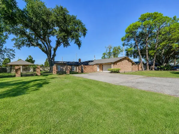 312 S 15th St, La Porte, TX 77571