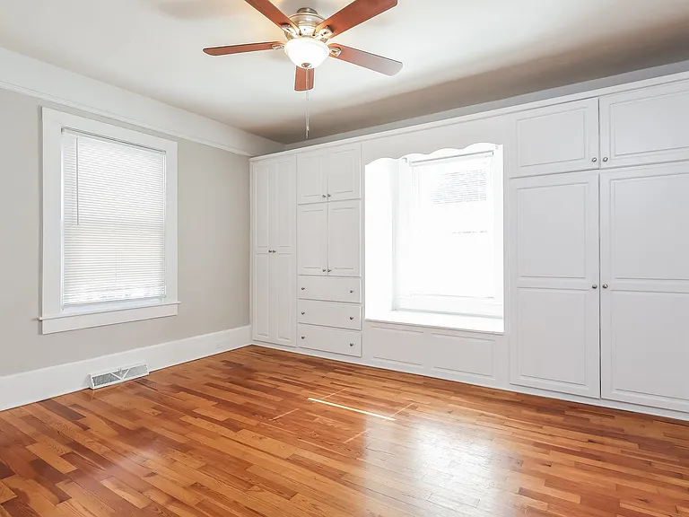 14887_025_main_bedroom_13267198.jpg