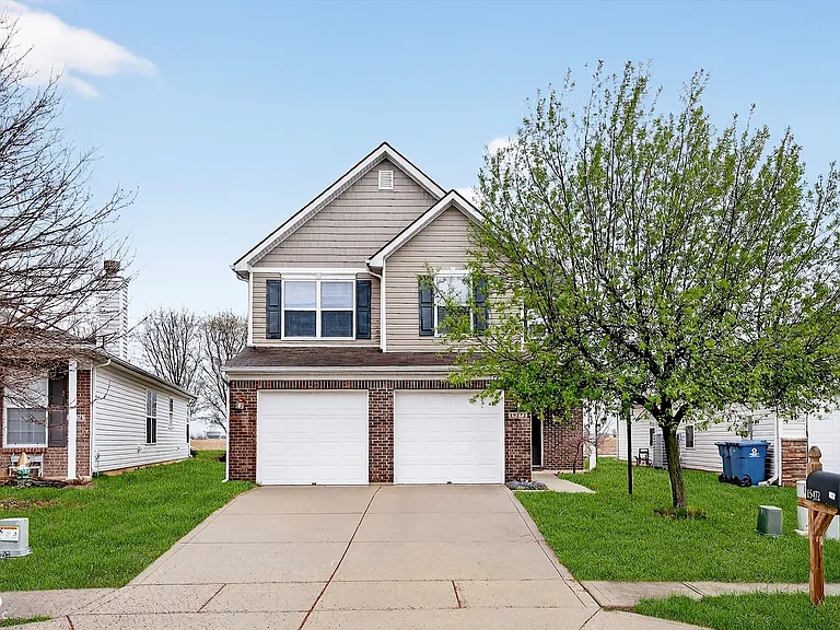 15472 Old Pond Cir — Photo 1