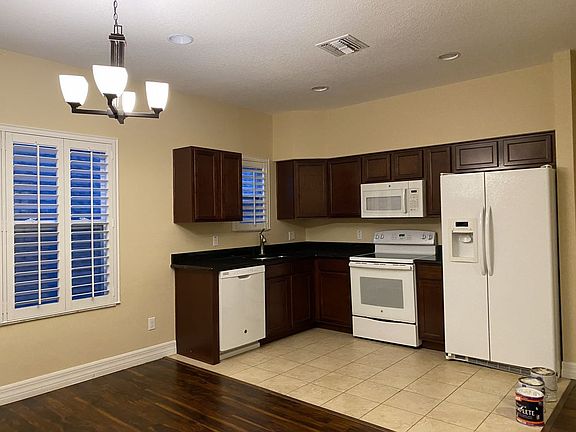 3rd image of 3960 Avalon Park West Blvd #B