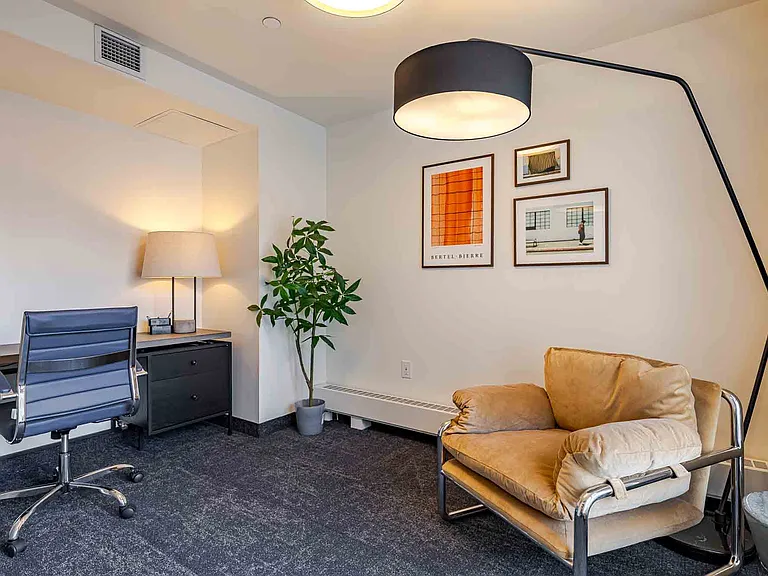 10146 123rd St NW — Photo 38