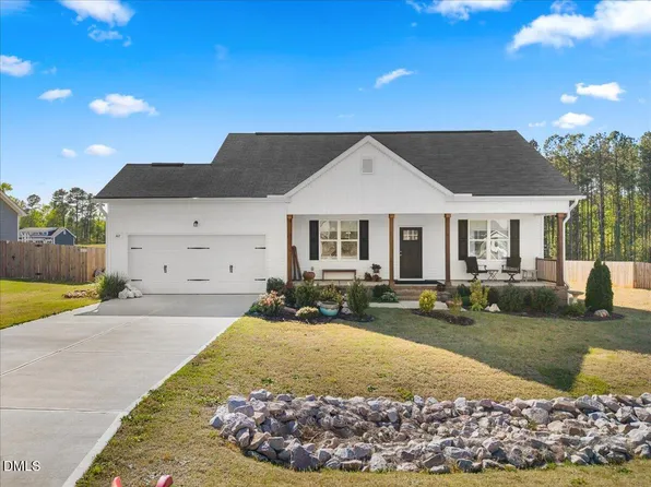 469 Olde Place Dr, Zebulon, NC 27597