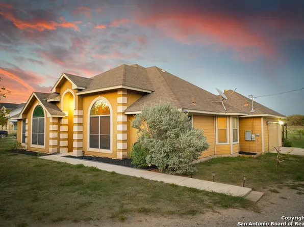 25650 CAMPBELLTON RD, San Antonio, TX 78264