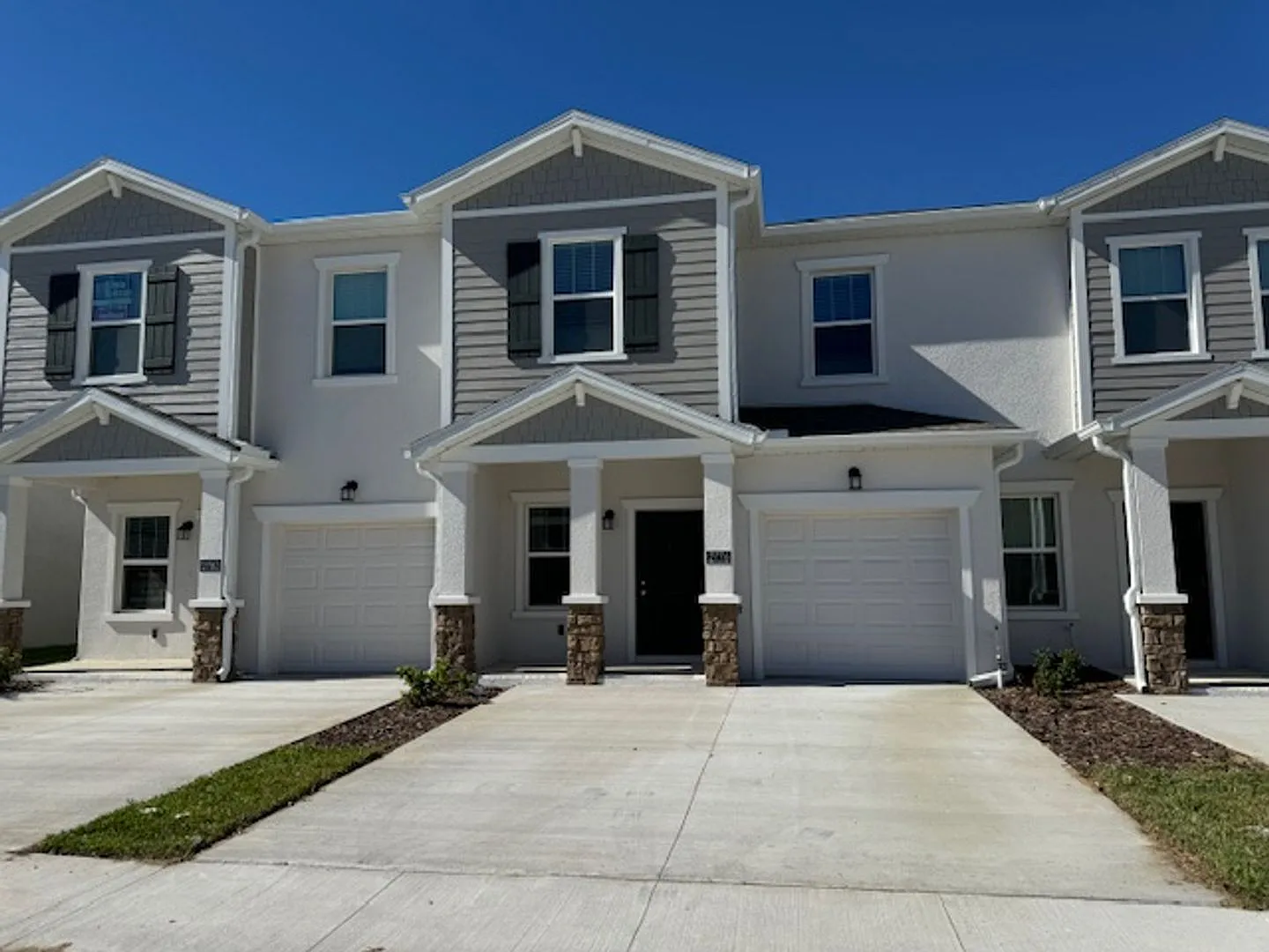 For Rent 3 Bedrooms Townhouse with Garage in the ChampionsGate area — Photo 1