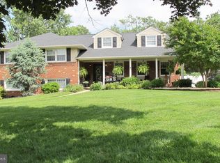 126 Devon Rd, Cinnaminson, NJ 08077