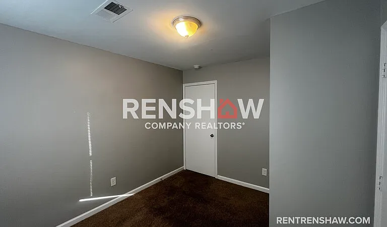 278 N Hollywood St — Photo 6