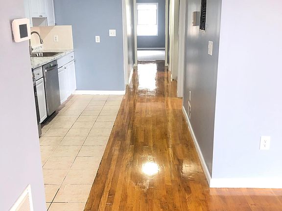 4th image of 10 Pollock Ave Floor 1