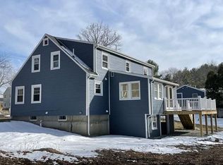 28 Chamberlain Rd, Chelmsford, MA 01824