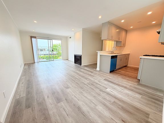 5th image of 311 E Cedar Ave #203