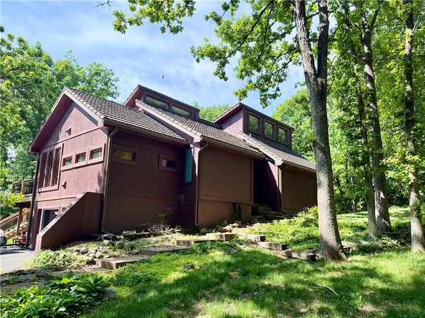 21101 Bittersweet Dr, Lenexa, KS 66220