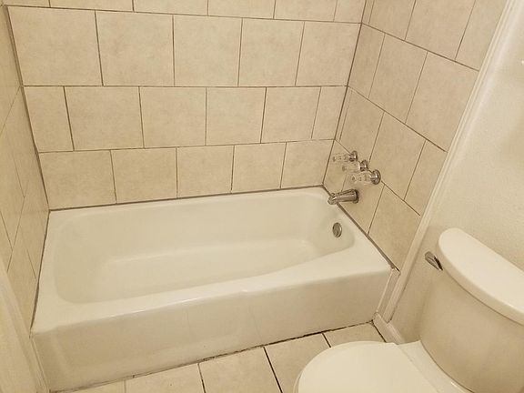 4th image of 7738 Dorsett Dr