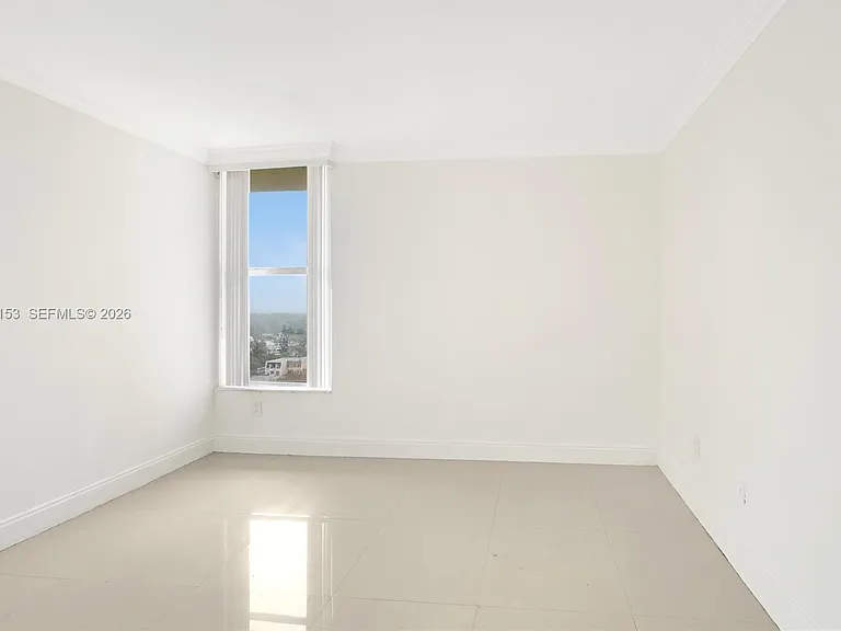 2000 NE 135th St #1010 — Photo 14