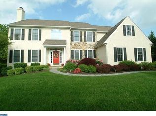 4 Devonshire Ln, Malvern, PA 19355